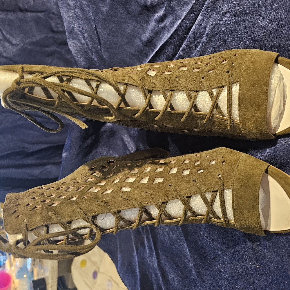 Olive Lace-Up Women's Sandals
